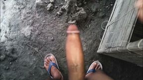 Masturbating in a mud room having fun