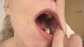Giantess Sets a Tiny Trap