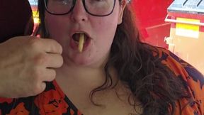 SSBBW FED BY FEEDER THEN FEEDS HERSELF IN CAR PARK