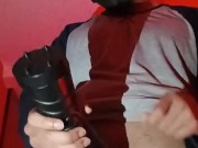 cuarto caliente (joven latino se masturba con un jugete POV)