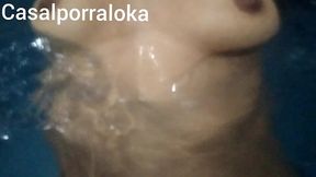 sexo dentro da picina que delicia