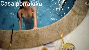 sexo dentro da picina que delicia
