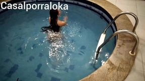 sexo dentro da picina que delicia