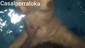 sexo dentro da picina que delicia