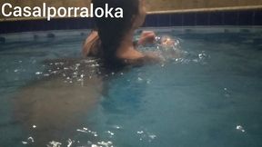 sexo dentro da picina que delicia