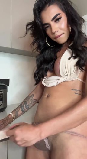 Amateur GF gives a blowjob