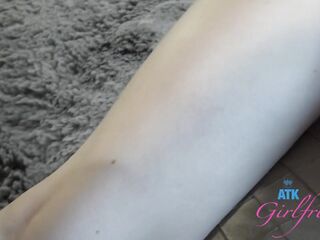 Massage and touching amateur babe Remi Raw after going on a drive POV (yes she cums)