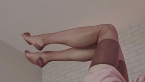 Amber - Dark Brown RHT Stockings - HD 1280x720