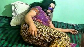 DESI MALLU LOCAL BHABHI HARDCORE FUCK WITH DELIVERY BOY WHEN THEY WERE ALONE AT HOME