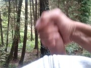 Senderista Se Saca la Polla Buscando Setas🍄y Descarga Se Semen En Una De Ellas