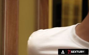 21 SEXTURY - Shalina Devine DP’d by 2 Donors in Sperm Clinic Threesome