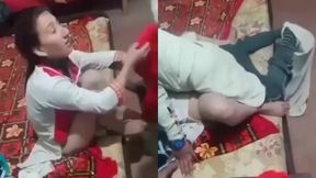 Bihari Bangladeshi meye taar bhai er bondhu ke chodte dilo nijer tight gudh