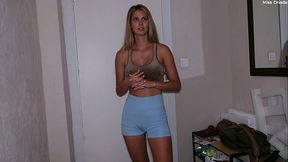 The courier didn'_t expect this....