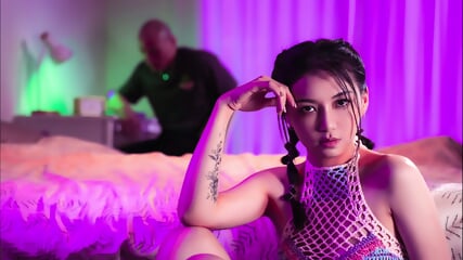 loud asian babe