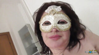 Felace, výstřik, orgie, lízání kundičky, misionář &#8211; drsný anální gangbang pro MILF děvku