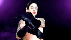 SMOKING TOPLESS JOI