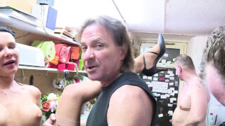 Big George quan hệ tình dục qua đường hậu môn với người đẹp châu Âu Anna Von Freienwalde cho đến khi cô ấy đạt cực khoái rung chuyển