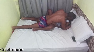AMIGA DE ESPOSA fica em casa e eu acabo tendo SEXO com ela