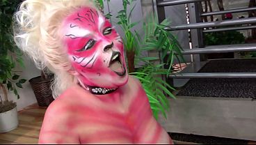Two Lesbian Cats With Big Tits And Phat Asses Lick And Finger Each Other