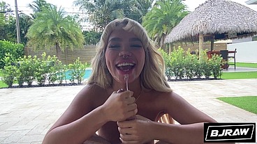 BJRAW Luna Luxe likes things big