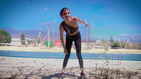 pov - eres un estoico que vive en la excelencia tratando de meditar en el parque