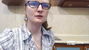 Datezone.com - Hot amateur MILF in the kitchen
