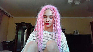 Trying a big dildo