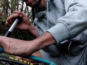 La Rueda de Mi Bicicleta🚴pincho y Termine Haciendole una Gran Mamada al Inflador!Extraño me Vio