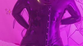 Une poupÃ©e en Latex s'amuse ï½œ latex