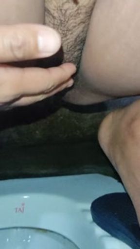 Ajao jisko mera garm garm Susu pina h. Muh lagao meri chut me