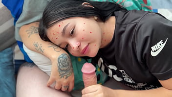 &iexcl_&iexcl_NO HERMANASTRO, NO ME QUITES LA CAMISA, QUE NO TENGO NADA DEBAJO DE ELLA.!!