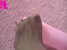 Footplaying with Long Balloon