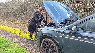 Car Breakdown on Country Road – Stranger Ate My Pussy Then Fucked Me Hard on the Hood & in the Trunk