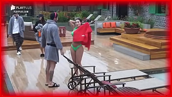 Aline mineiro mostrando seu corpao