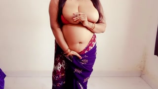 Desi Step Sister Arya Showing Full Naked Body to Step Brother's Close Friend- Clear Hindi Video Call