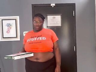 Pizza Twat: Black big beautiful woman Delivers A Pizza and Gets a BBC Tip