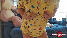 novinha greluda safada e muito gostosa socando o consolo no rabo - melody antunes -