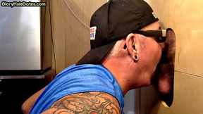 Cuminmouth gloryhole DILF sucks in homemade closeup