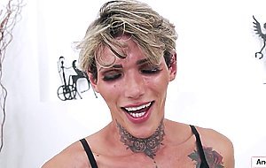Busty latina trans Sabrina Prezotte jerks off with a sex toy