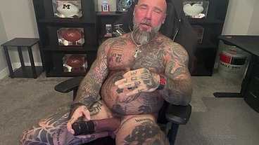 Update #249 (October 11, 2022) Telling you what I want to do with you while smoking a cigar!
