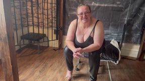 Custom spanking with Domina Satana