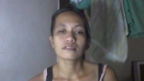 Super bosomy Filipina mom strips and boasts of her big naturals