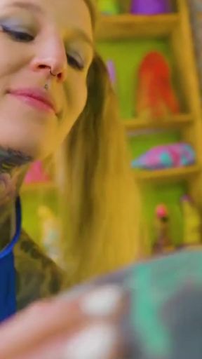 Alternative COSTUME ANAL 4-some - 2 on 2 double penetration, facefucking and facial cumshot action   Clip 1