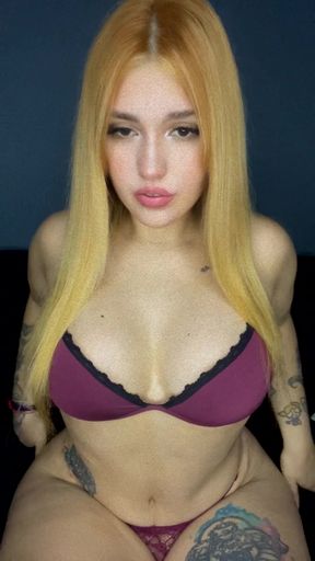 Babe with big tits exposes her only fans content