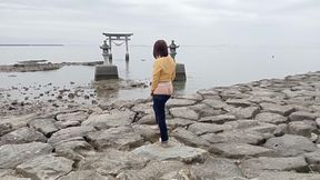 Outdoor Exposure in Ultra-low-rise Jeans