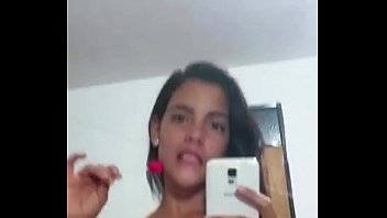 Girl sends naked video on WhatsApp