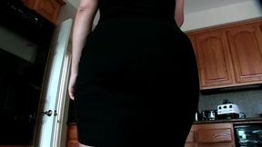 vivian taylor deep throats mike hunt s big cock