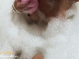Large titties mother i'd like to fuck enjoys her foamy baths - Rate my hot juicy booty and tits 4К