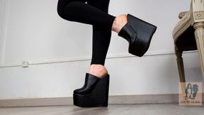 (549) Shoe Collection: Wedge Platform Clogs - Dame Olga (4K, MP4)