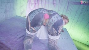 tattood girl with glasses and buttplug fucks a tattooed dick, dp, facial